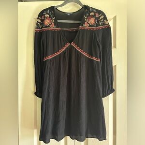 AMERICAN EAGLE BLACK FLORAL EMBROIDERED SHIFT DRESS SIZE S